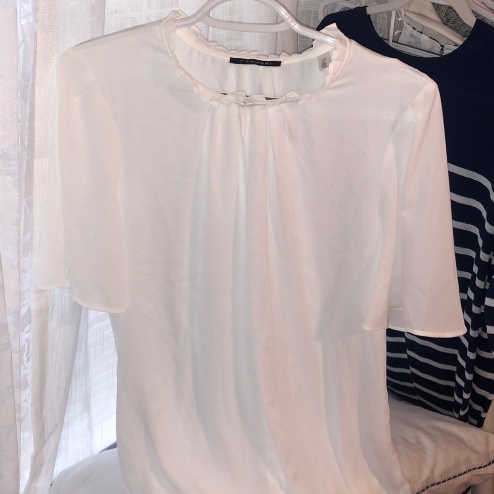 Tahari top